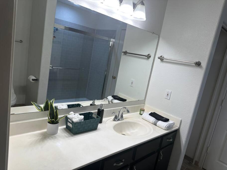 2Br Condo 15 Mins To Downtown Phoenix With Pool & Spa Bagian luar foto