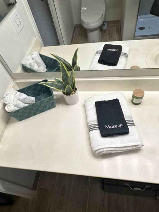 2Br Condo 15 Mins To Downtown Phoenix With Pool & Spa Bagian luar foto